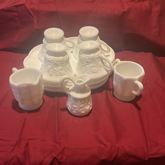 11 Piece Vintage Tea Set with sugar dish, creamer - Picture 9 of 15